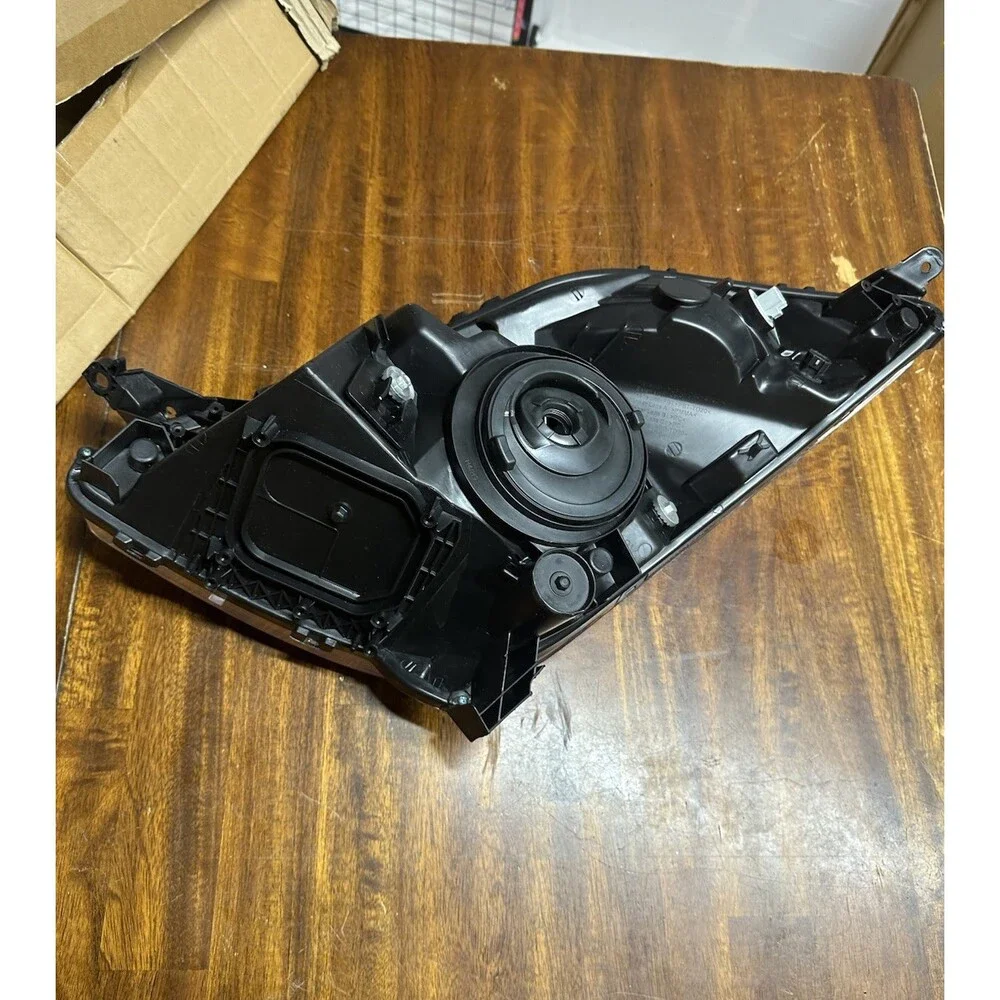 Car Headlight Assembly 12V Replacement Lamp Housing Auto Light